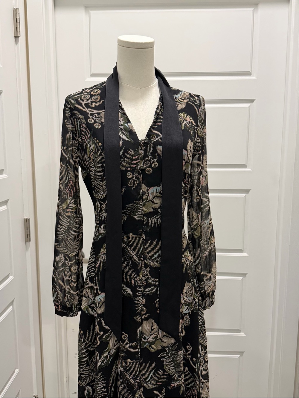 Floral Long Sleeve Black Maxi Dress with Leaf Print with Tie Neck and Pockets - Picture 6 of 9